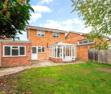 A detached family home situated in the heart of Sunningdale. - Photo 2