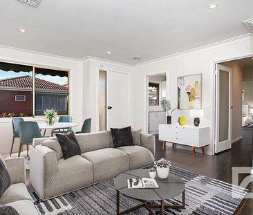 Charming two bedroom villa in Parkdale - Photo 3