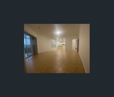 Family Home That Ticks All The Boxes - Photo 1