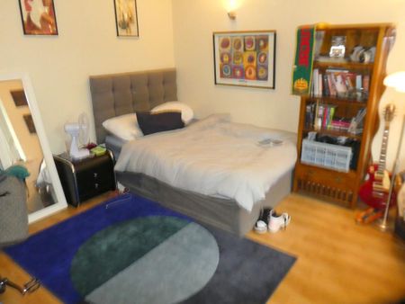 5 bedroom semi-detached house to rent - Photo 5