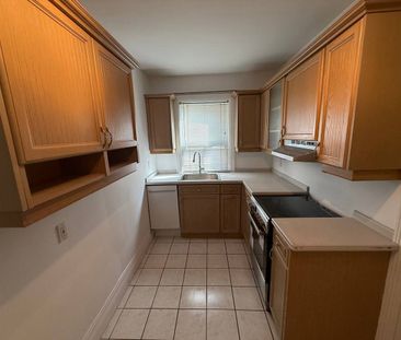 For Lease - 976 Avenue Rd Avenue Unit# main floor, Toronto, Ontario - Photo 1