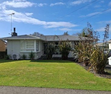 A tidy three-bedroom family home, open plan kitchen/dining into liv... - Photo 6