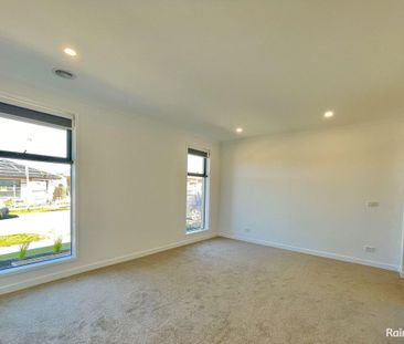 Beautiful 4 Bedroom house in Clyde! - Photo 5