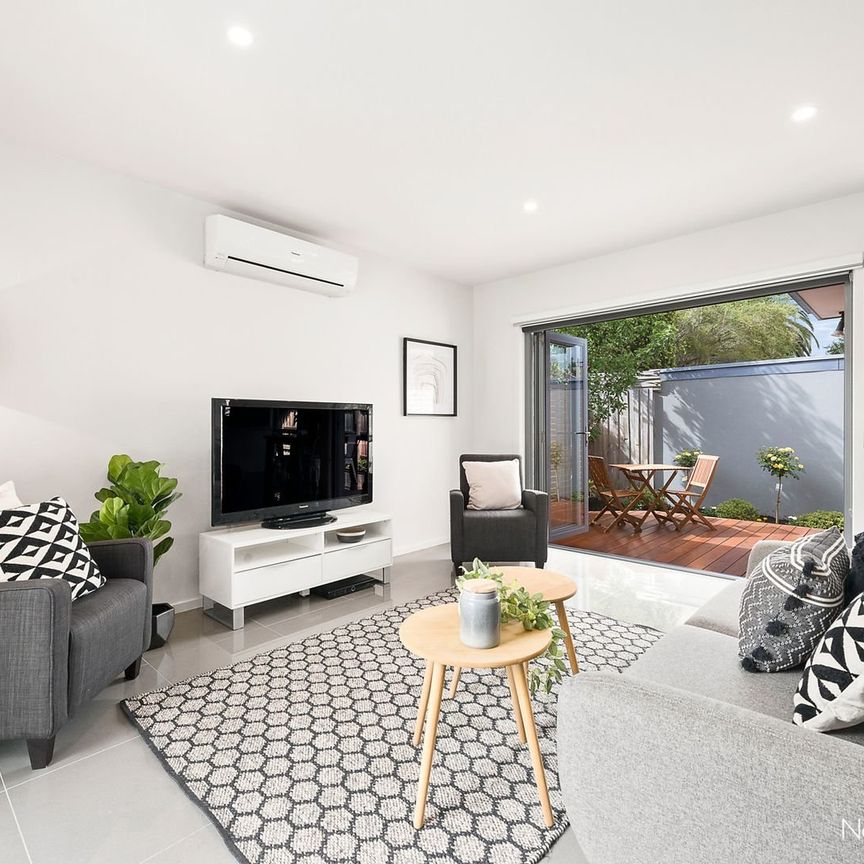 2/44 Junction Road, BLACKBURN NORTH - Photo 1