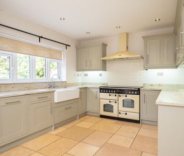 Longdown Lane North, Epsom, KT17 - Photo 2