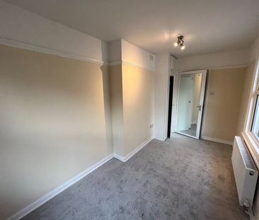 4 Bed Semi-Detached House, Rucklidge Avenue, NW10 - Photo 4