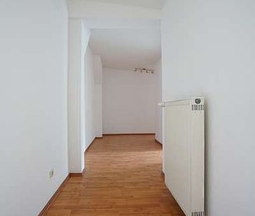 **1 Monat Kaltmietfrei / Helle DG-Wohnung mit 2,5 Zimmern** - Photo 4