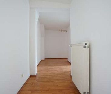 **1 Monat Kaltmietfrei / Helle DG-Wohnung mit 2,5 Zimmern** - Photo 5