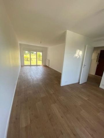 Location Appartement 4 pièces 101m² MONTIVILLIERS 76290 - Photo 2