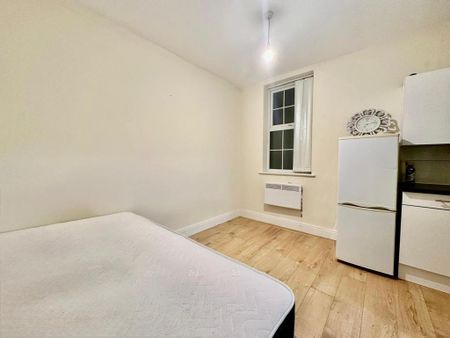 Studio to rent - Photo 2