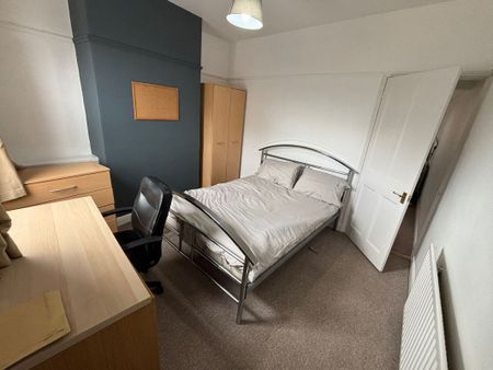 21 Albert Street- 4 Bed & 2 Bath Loughborough - Photo 2