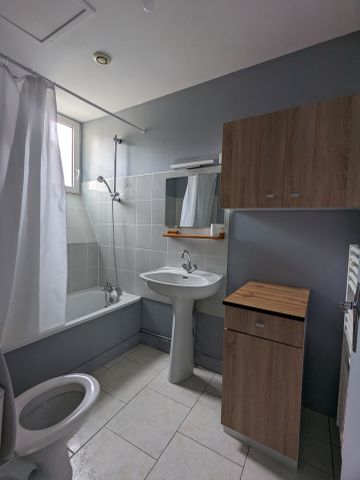 Location Appartement 2 pièces 35m² ISSOUDUN 36100 - Photo 3