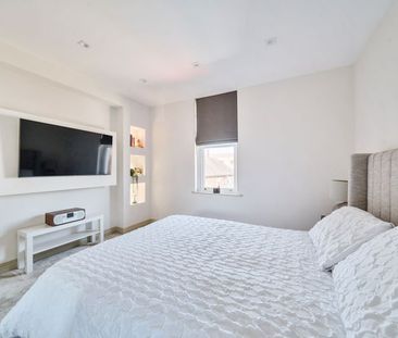 Lower South Street, Godalming, Surrey, GU7 - Photo 1