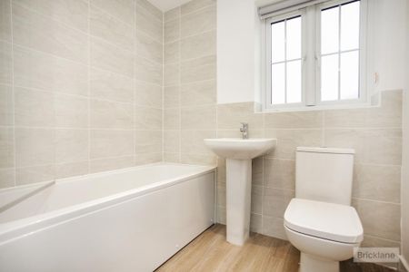 4 bedroom detached house to rent - Photo 5