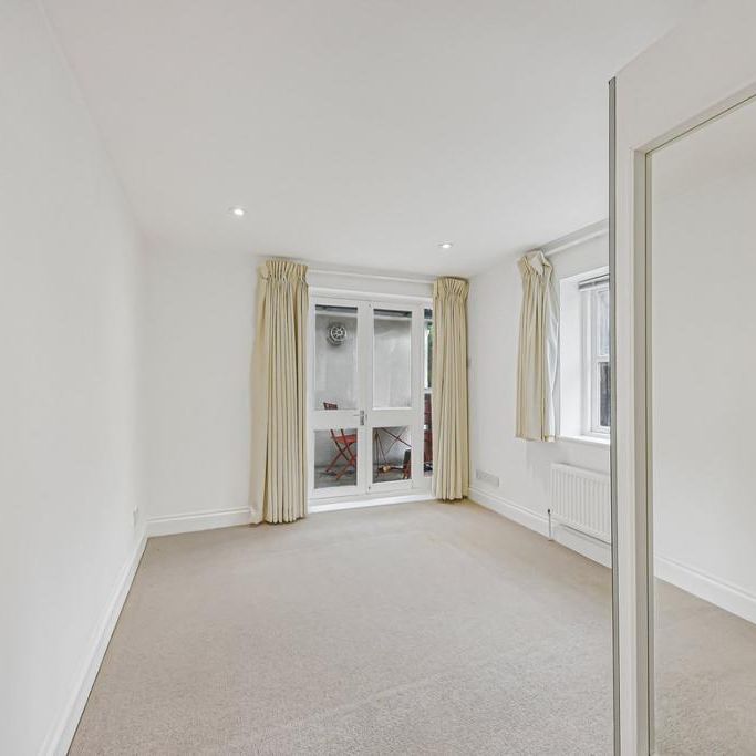 2 bedroom end of terrace house to rent - Photo 1
