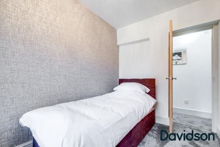 3 bedroom flat to rent - Photo 2