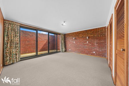 3 Bedroom Apartment Perfectly Positioned On The North Hobart Strip! - Photo 3