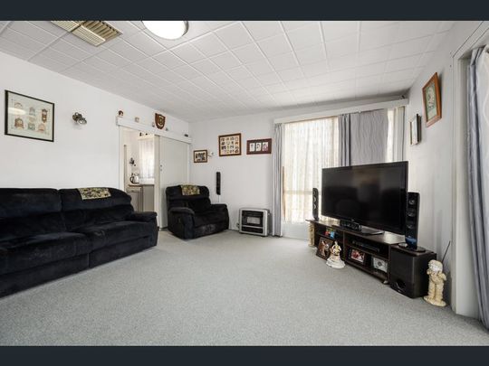 3 Bedroom Home With Large Shedding - Photo 1