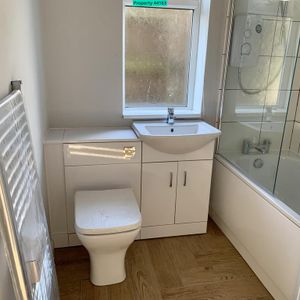 2 bedroom ground floor flat to rent - Photo 2