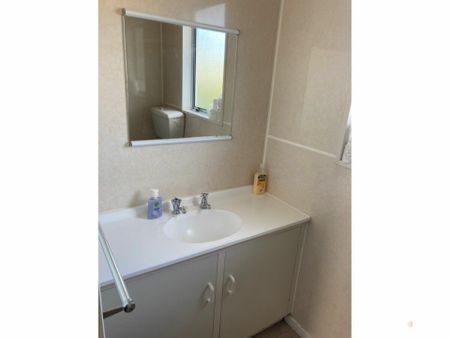 Sunny 2 Bedroom Unit - Photo 5