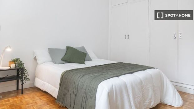 4 room luxury Flat for rent in Madrid, Autonomous Region of Madrid - Photo 1