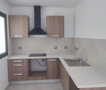 Location Appartement 2 pièces 47m² ST DENIS 97400 - Photo 1