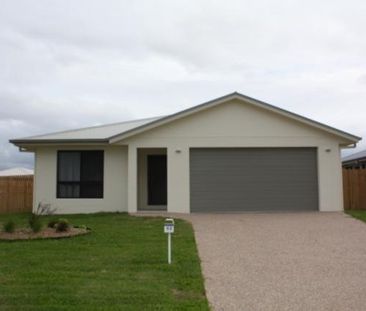 Light Filled Family Home, Quiet Street, Spacious Living and Private... - Photo 2