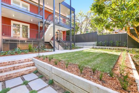 Tastefully Renovated, Luxuriously Designed, Secure And Brand New, Executive Style Two Bedroom Art-Deco Apartment In The Heart Of Enmore - Photo 5