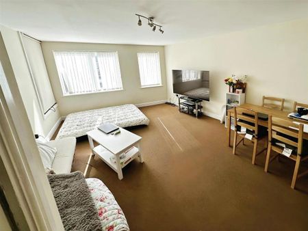 2 bedroom flat to rent - Photo 5