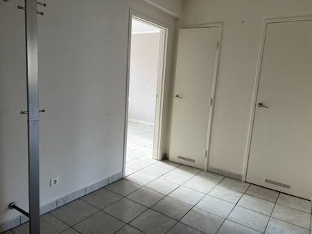 Instapklaar 2-slaapkamerappartement te huur in de rustige Lindenlaan, Oostende - Photo 5