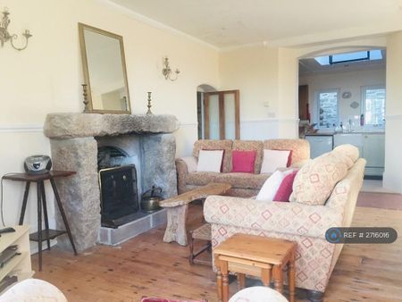 3 bedroom semi-detached house to rent - Photo 2