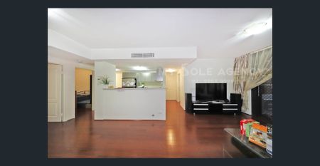 RENOVATED FULLY FURNISHED MODERN APARTMENT - Photo 2