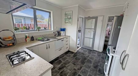 LEVIN - 3 BEDROOMS - Photo 2