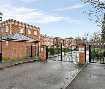 Royal Earlswood Park, Redhill, RH1 - Photo 1