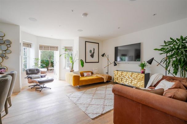 5 bedroom townhouse to rent - Photo 1