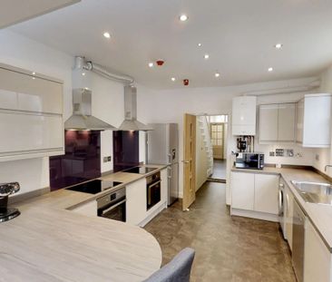 Double En-suite- Great Location - Photo 3