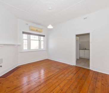 Cosy 2-Bedroom Cottage - Photo 6