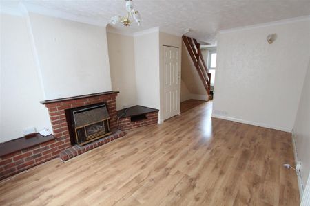 3 bedroom terraced house to rent - Photo 3