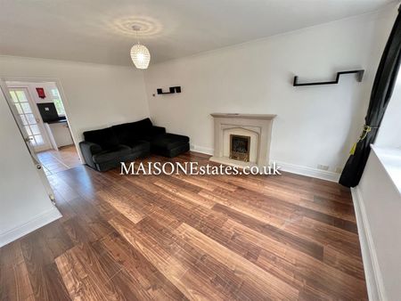 Dereham Court, LEAMINGTON SPA, CV32 - Photo 2