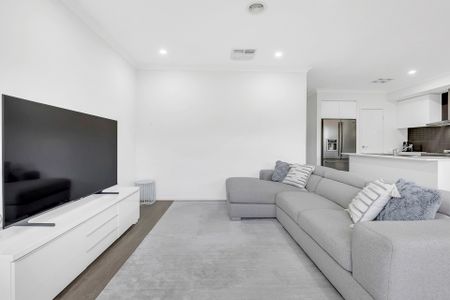 Modern and Stylish 3 Bedroom Home!! - Photo 3