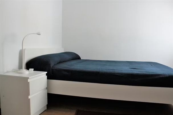 Calle Sol, Sevilla, Andalusia 41003 - Photo 1