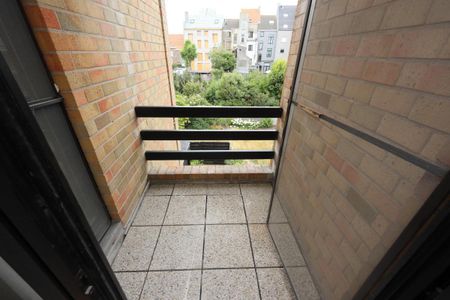 Zonnig appartement met 2 slaapkamers te centrum Mariakerke ! - Foto 2