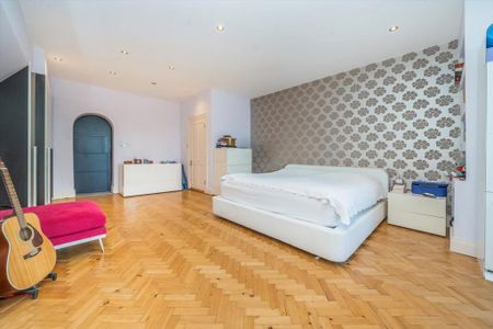 3 bedroom flat to rent - Photo 5