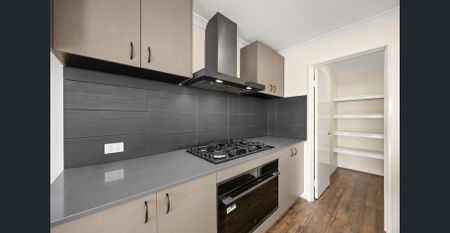 Lush Family Home - Photo 5