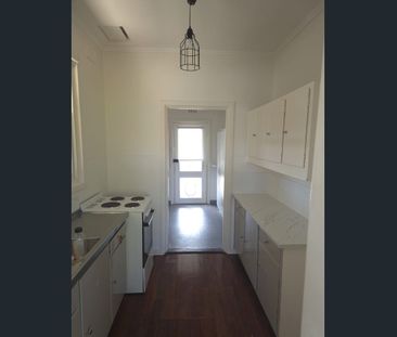 Beautiful 2 bedroom home - with Solar and battery backup - Photo 6