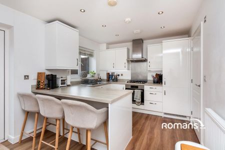 3 bedroom detached house to rent - Photo 3