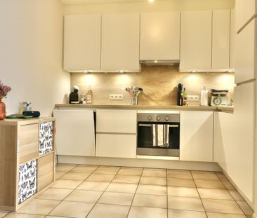 Centraal gelegen appartement met 2 slpk, terras voor 785 EUR/mnd - Photo 2