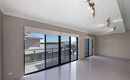 Unit 2/27-29 Whiting Avenue, Terrigal - Photo 3