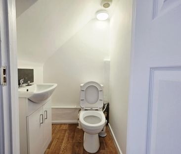 3 bedroom terraced house to rent - Photo 4