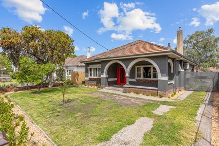 49 Shepparson Ave, Carnegie VIC 3163 - House For Rent | Domain - Photo 2